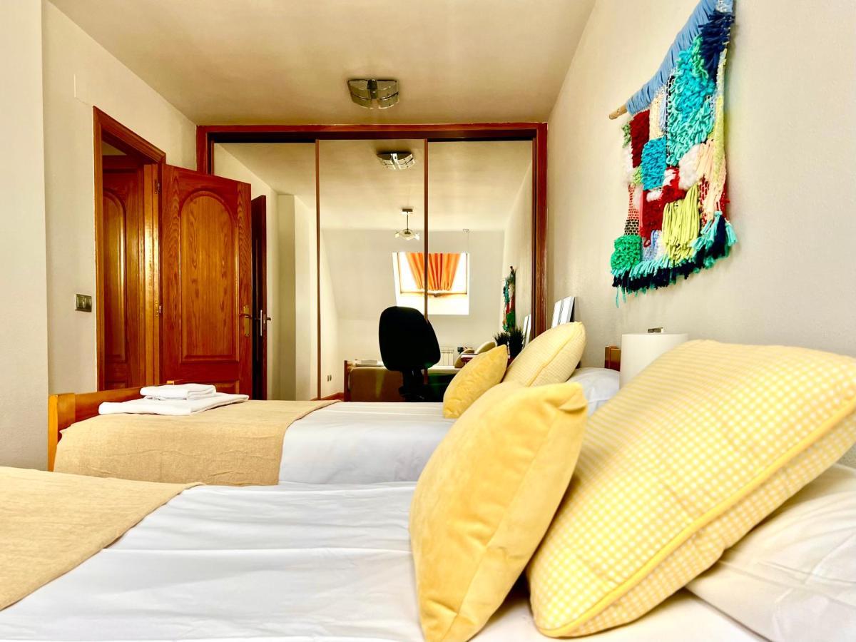 Ferienwohnung Housingleon - Conde Duplex Con Garaje Gratuito Exterior foto